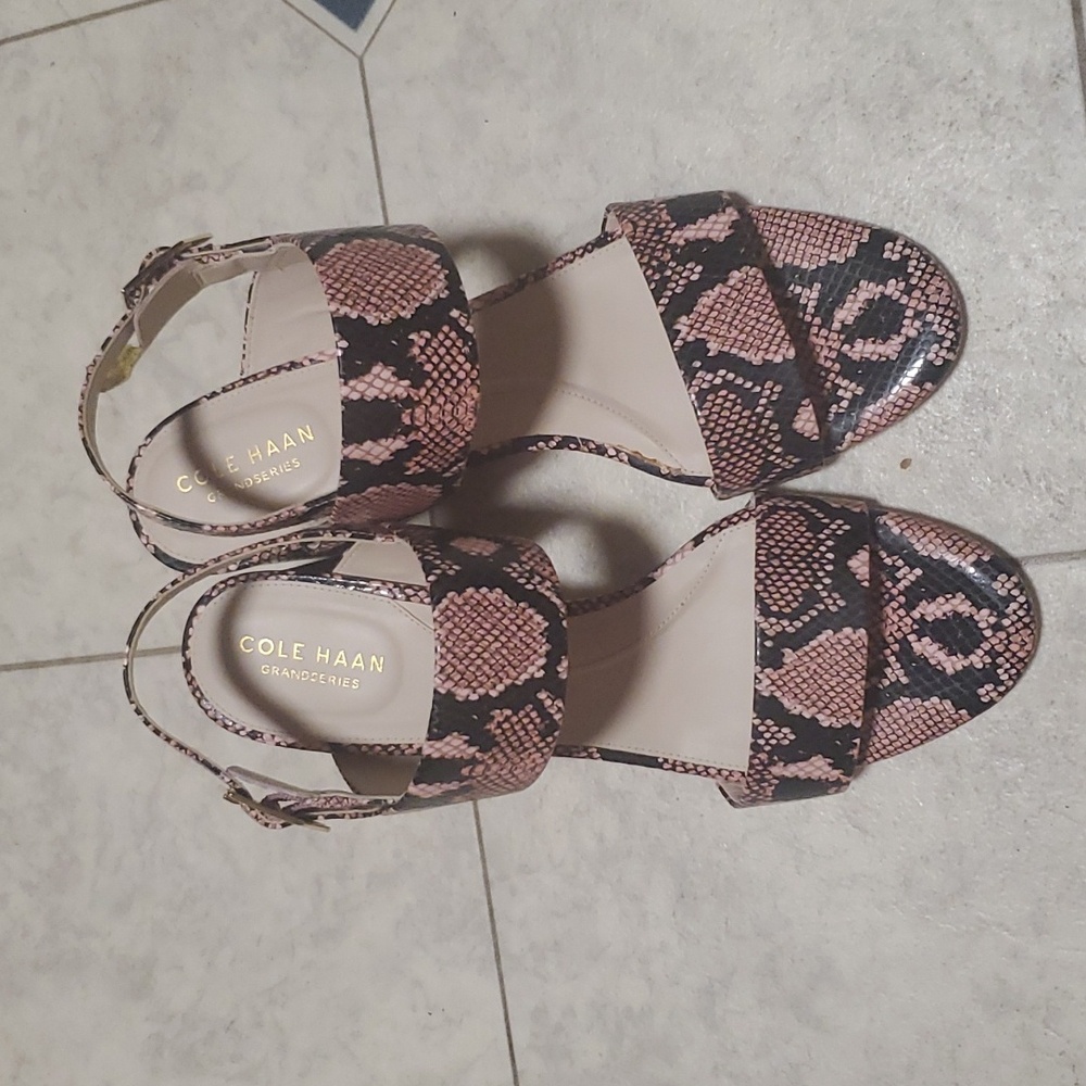 Cole Haan hee 3" heels size 9B